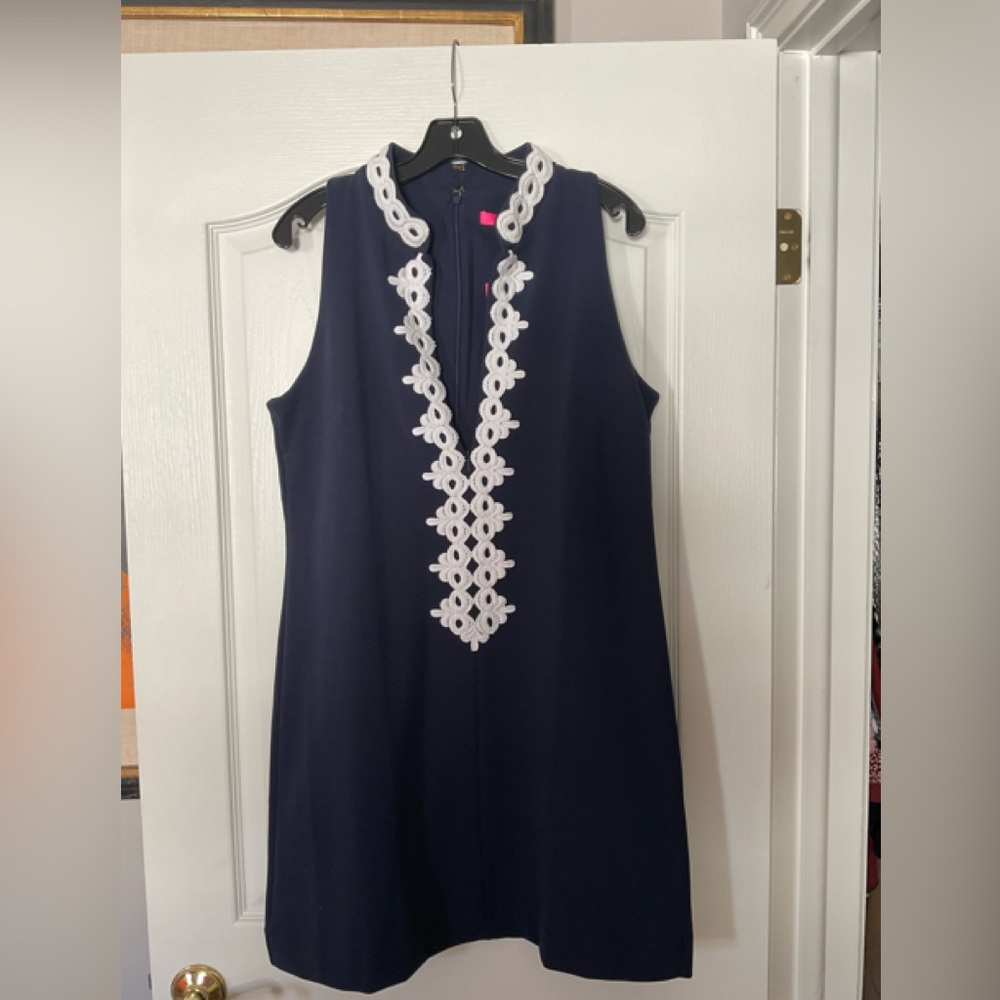 Lilly Pulitzer Calista Shift NWT size large, navy and white.